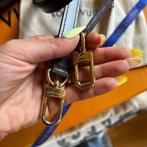 Louis Vuitton Damier Ebene Kensington V bag - Picture 4 of 10